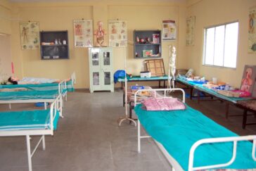 Emphasis on academic excellence and hands-on training